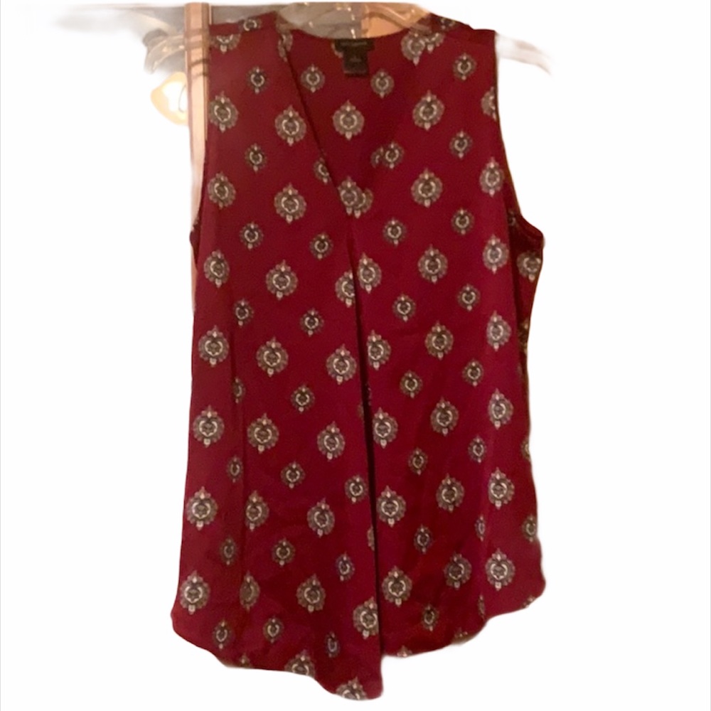 🌟3/$15🌟Ann Taylor red patterned blouse